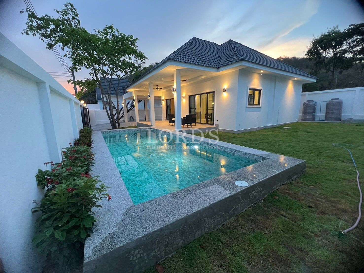 3B6D1EF0-50E6-4F2A-AE34-F244C9A3A321