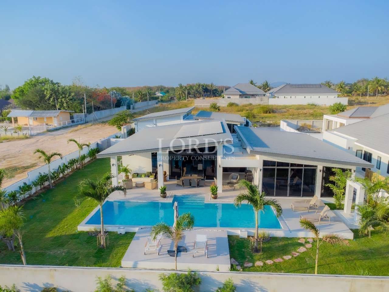 Modern villa with swimming pool