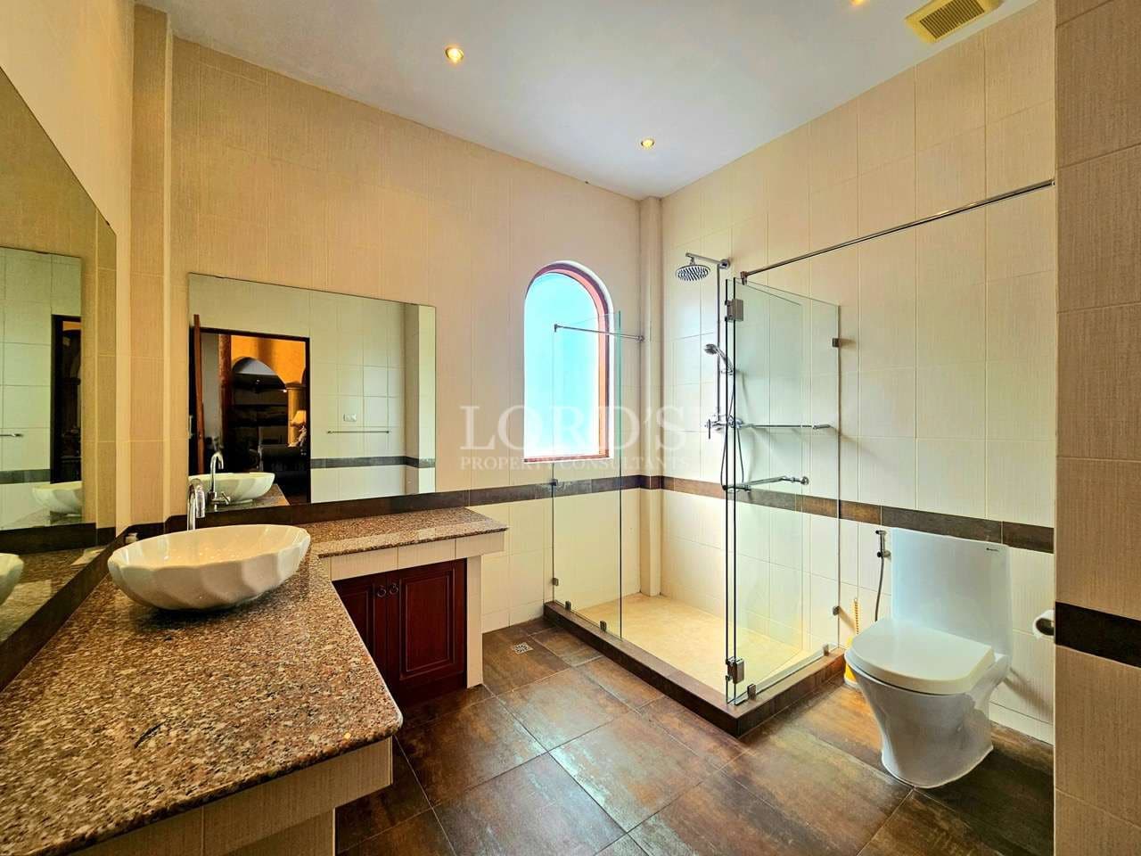 Spacious modern bathroom with shower