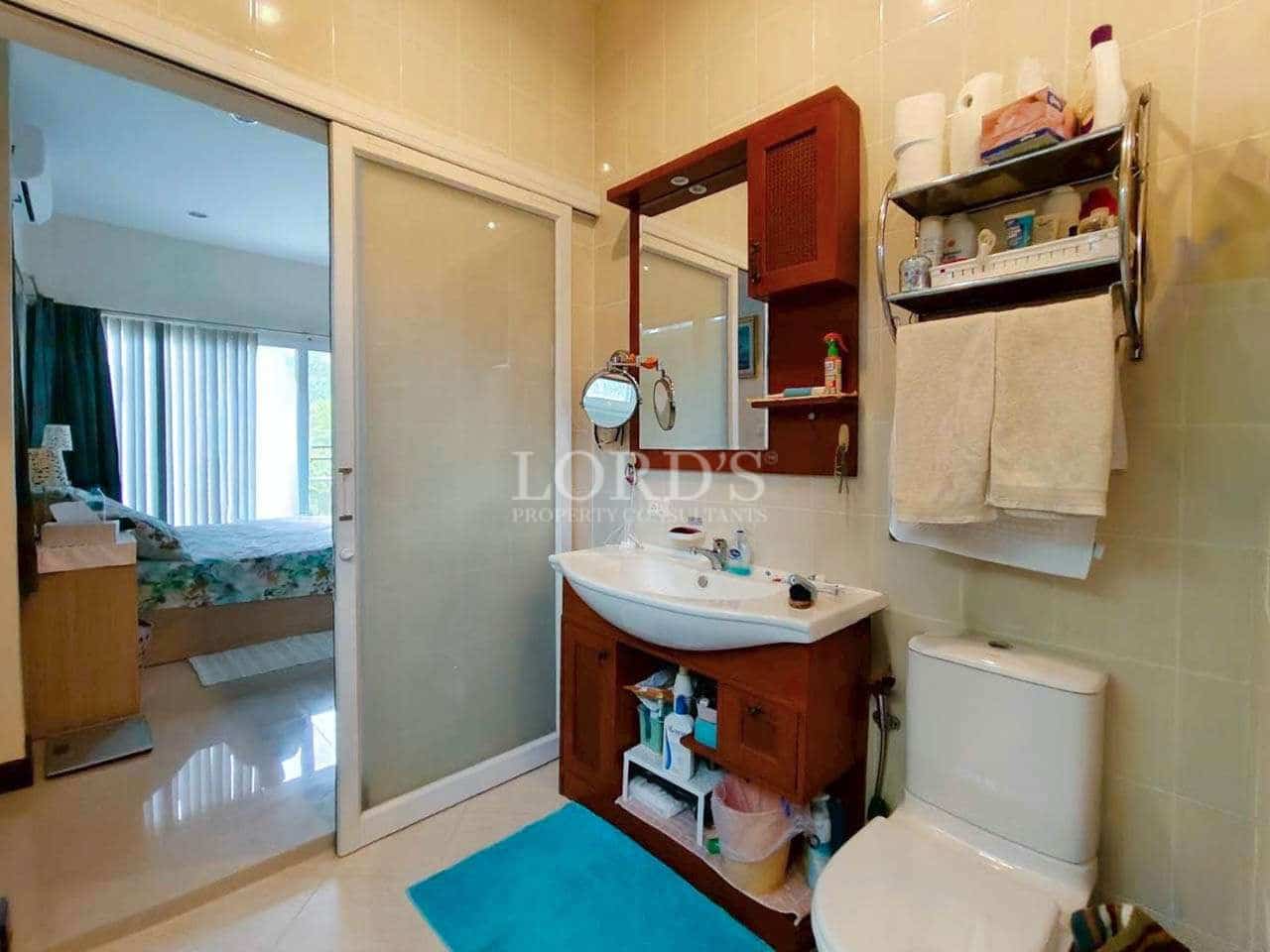 Clean bathroom with modern fixtures