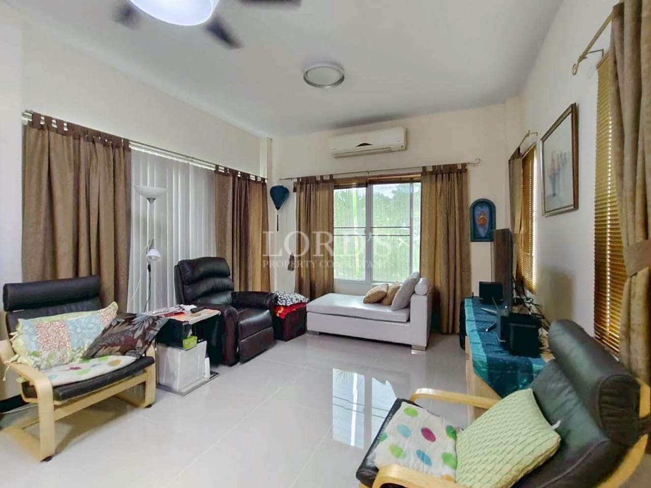 Cozy living room with modern furniture.