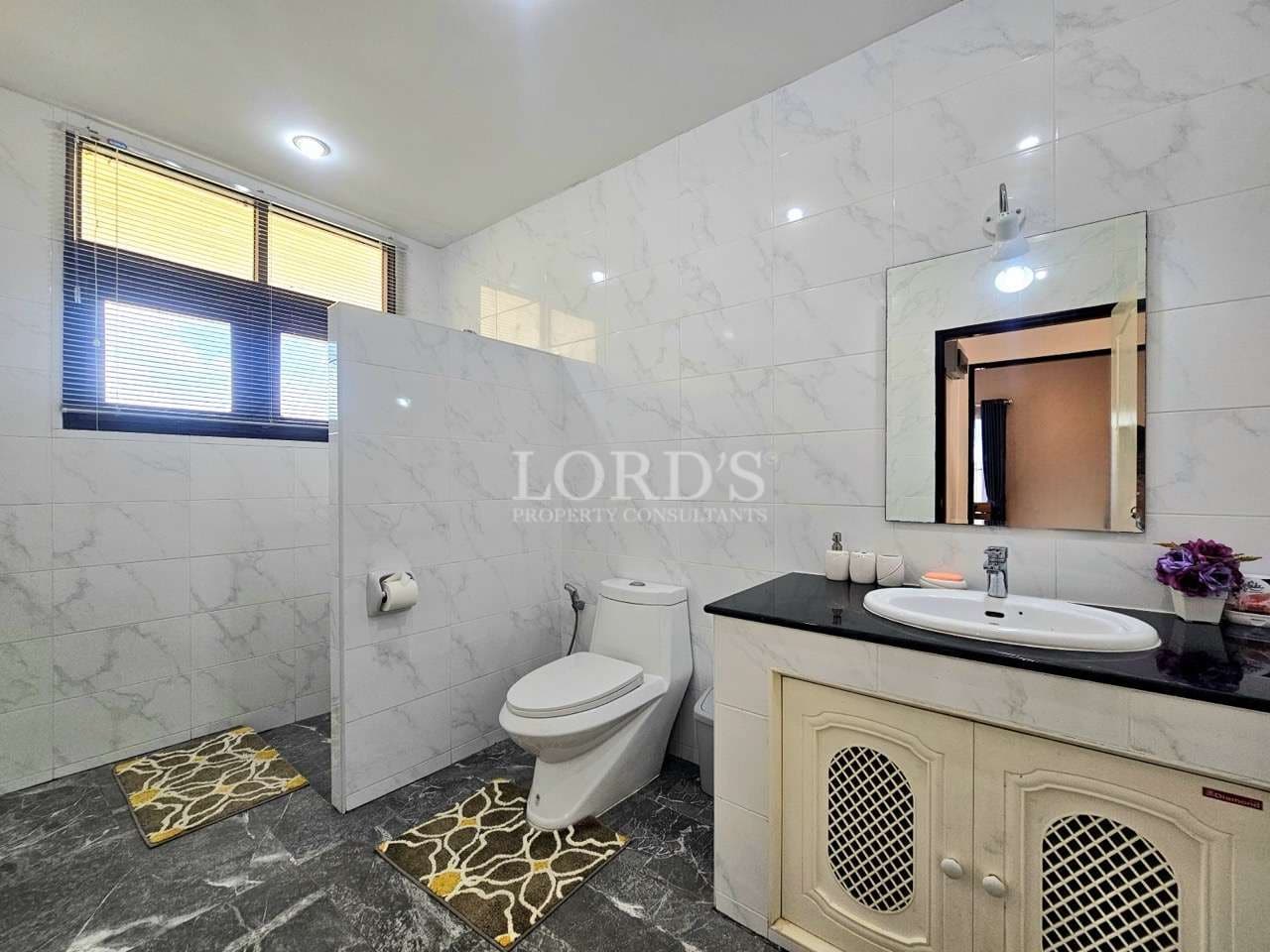 Modern bathroom with marble tiles