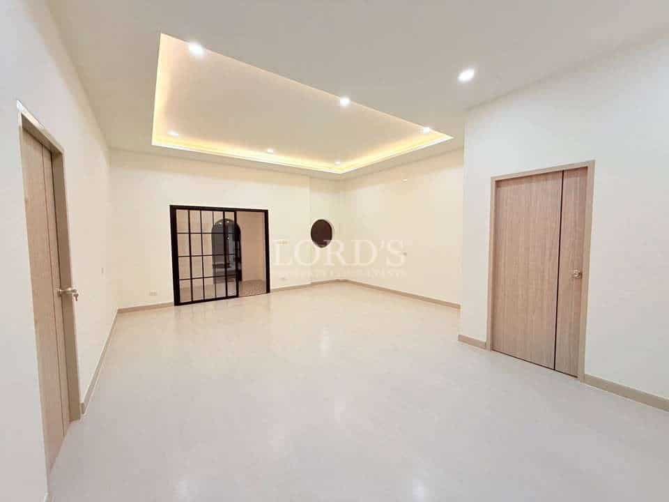 Empty room with modern design