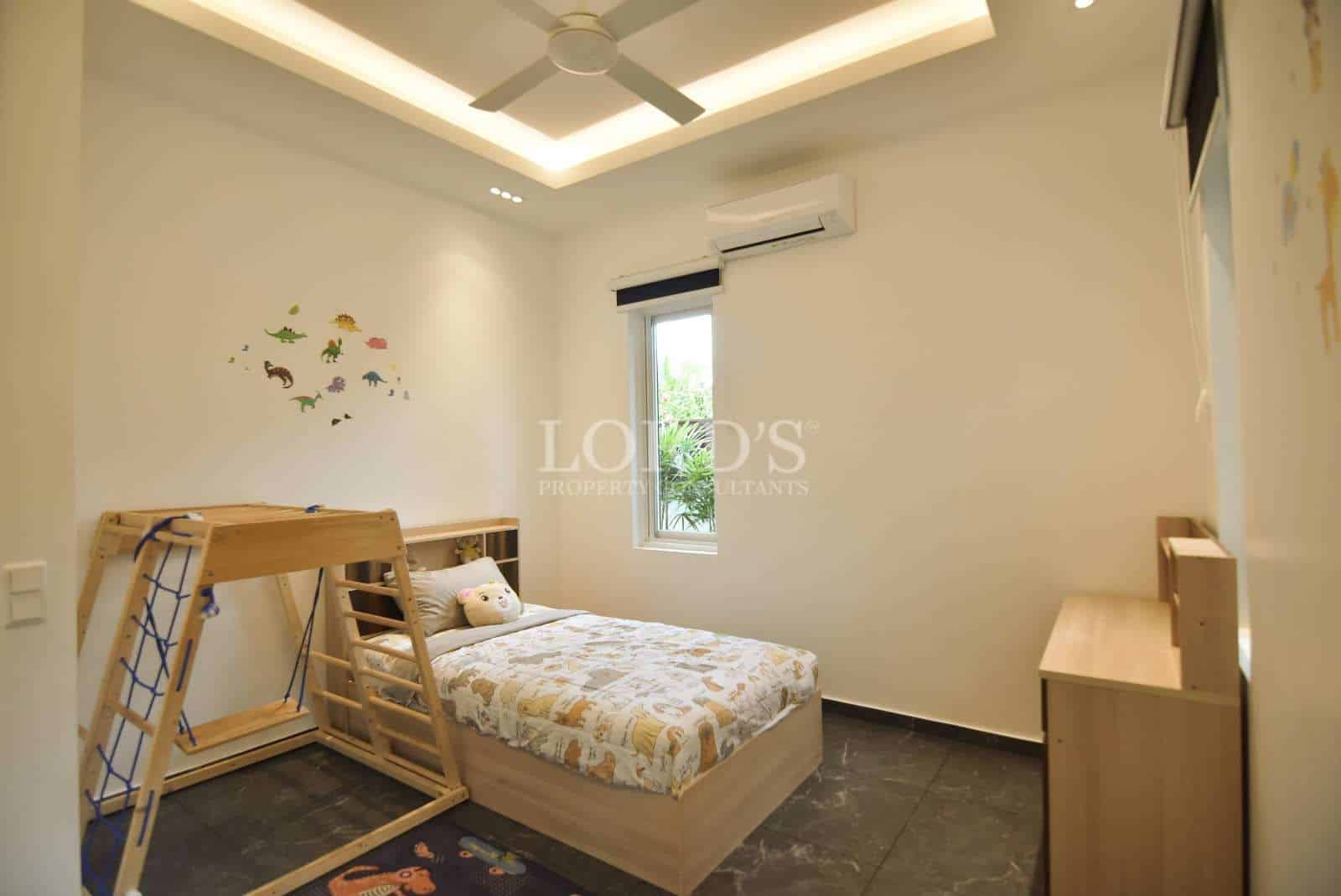 Bright, minimalistic children's bedroom design