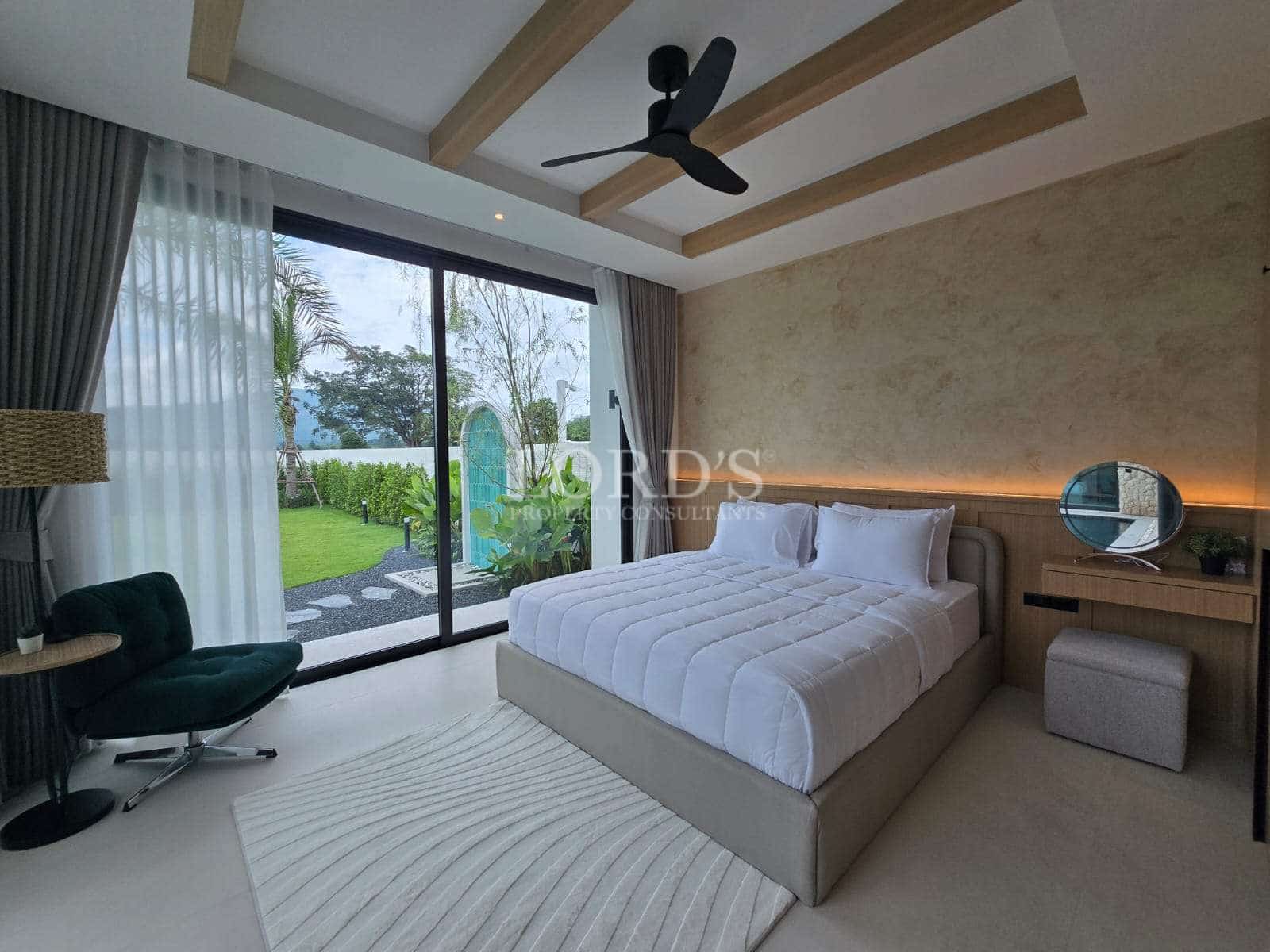 Modern bedroom with garden view