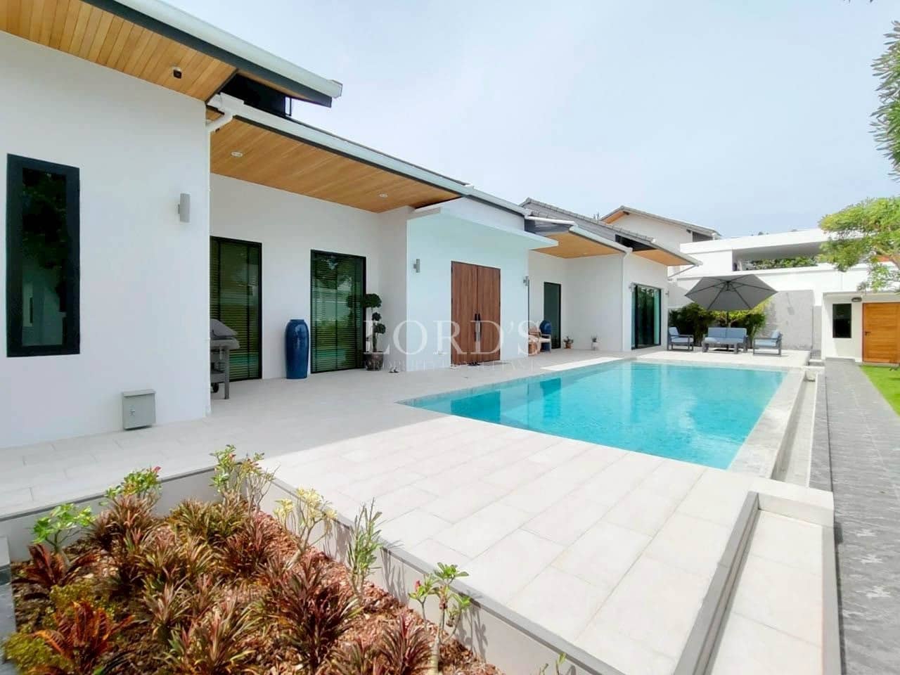 pool and sitting area