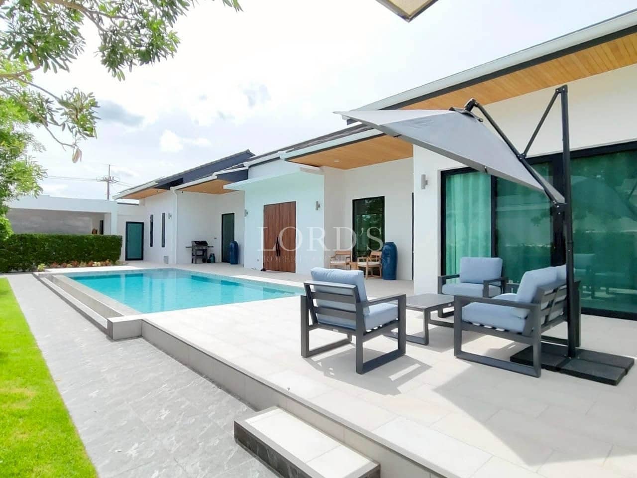 pool and sitting area