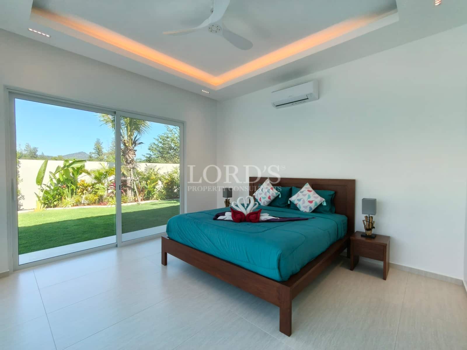 Modern bedroom with garden view