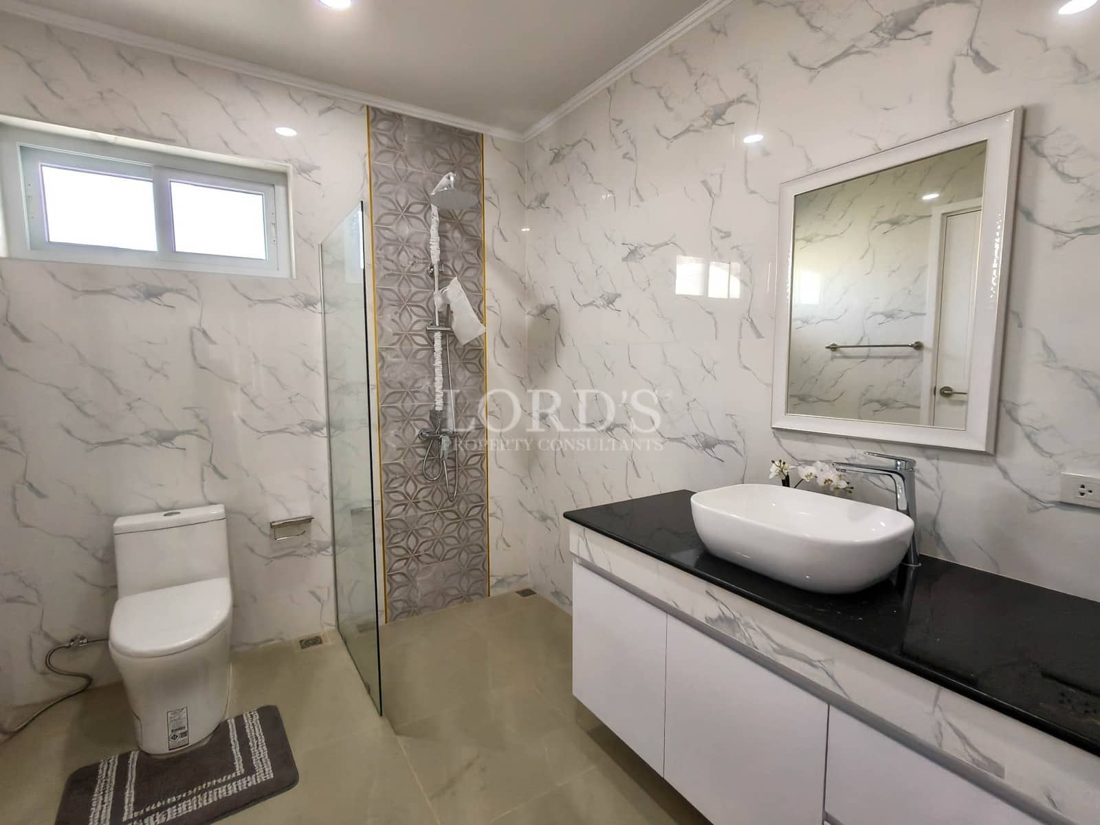 Modern bathroom with elegant design.