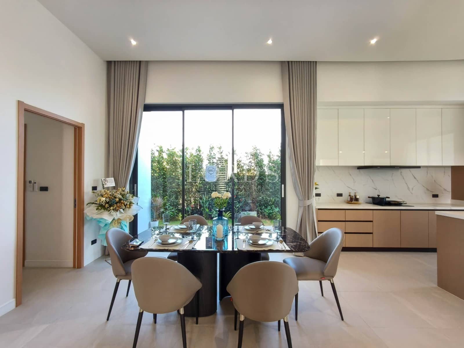 Modern dining room with elegant decor