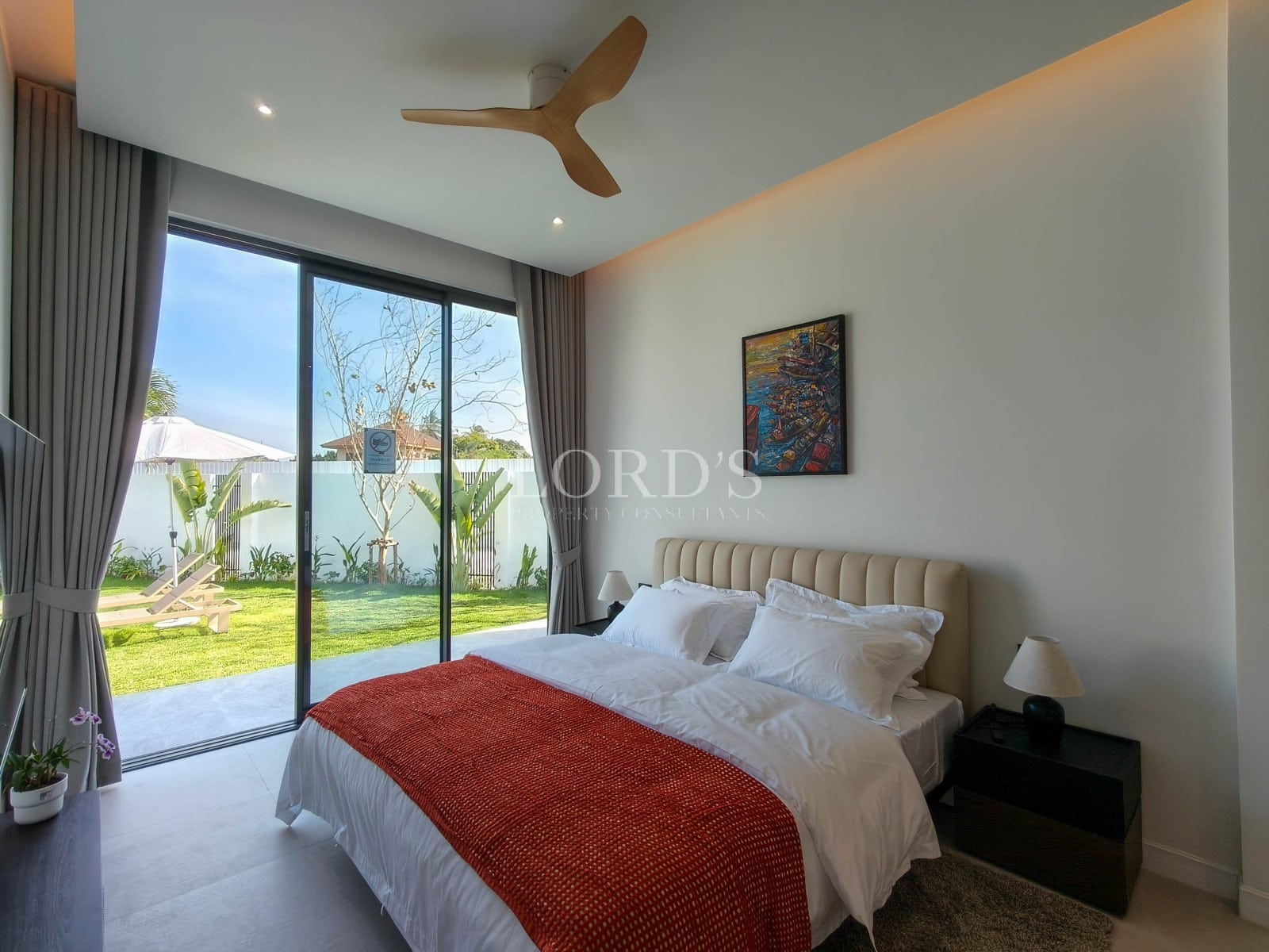 Modern bedroom with garden view